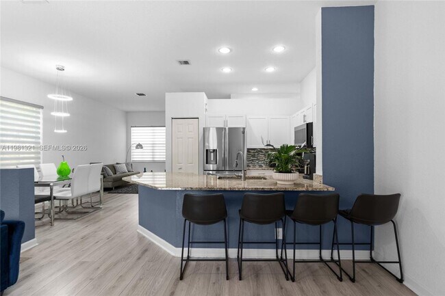 Foto del edificio - 625 Bald Cypress Rd