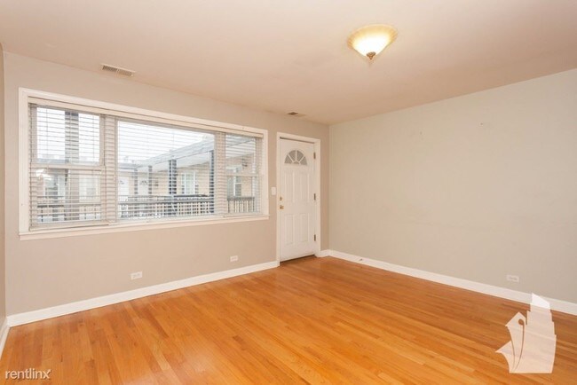 Foto del edificio - 2642 W Foster Ave