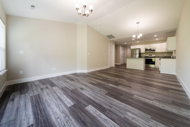 Foto del edificio - 930 Sparrow Ln
