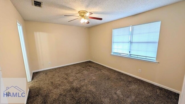 Building Photo - 1460 Flo Zechman Dr