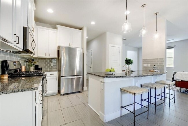 Building Photo - 7408 Buchholz St