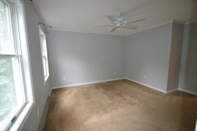 Building Photo - 510 Clarks Row