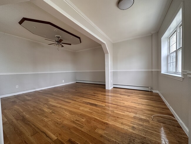 Living room - 4306 Matilda Ave