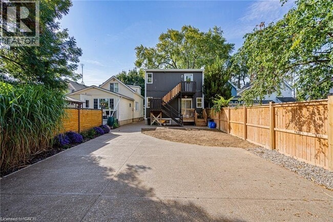 Building Photo - 159 Beech St