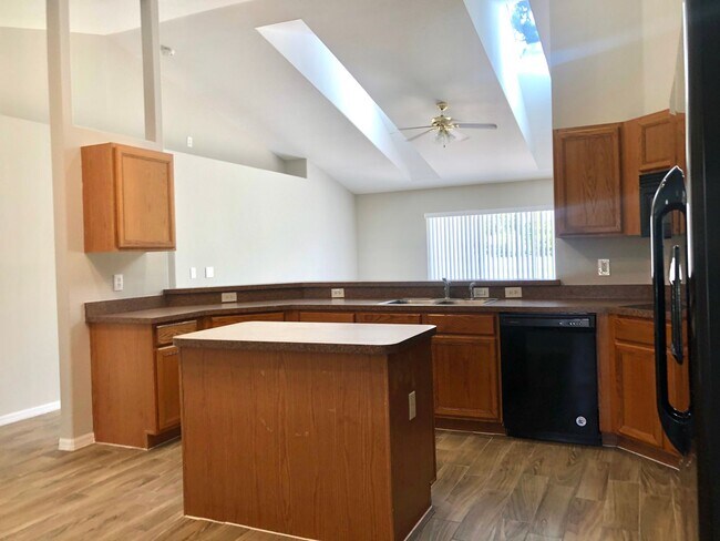 Foto del edificio - Wonderful 3/2 home in ORLANDO - GOLF COURS...