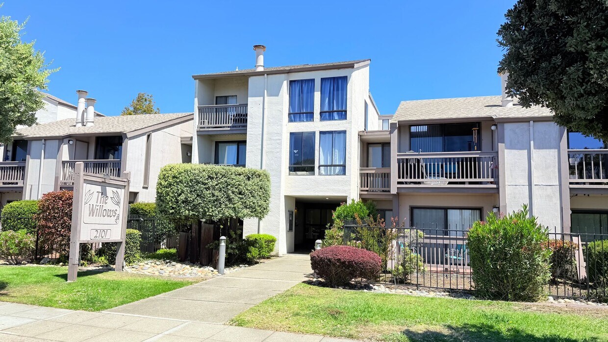 Foto principal - 2101 Shore Line Dr