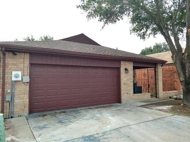 Foto del edificio - 3620 Gumwood Ave