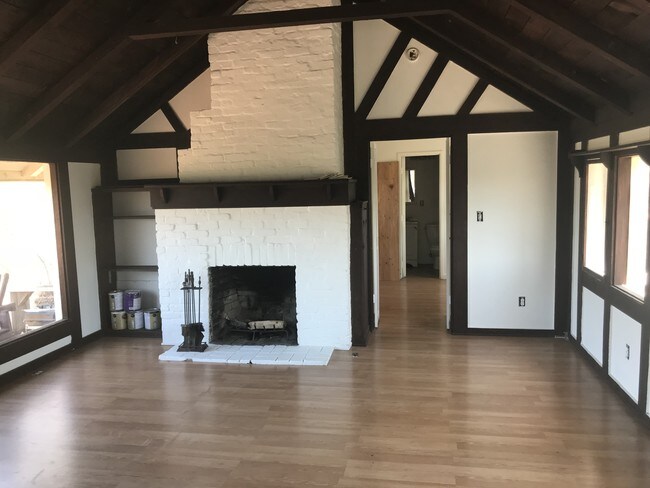 Sala de estar - 2324 Lake Shore Ave