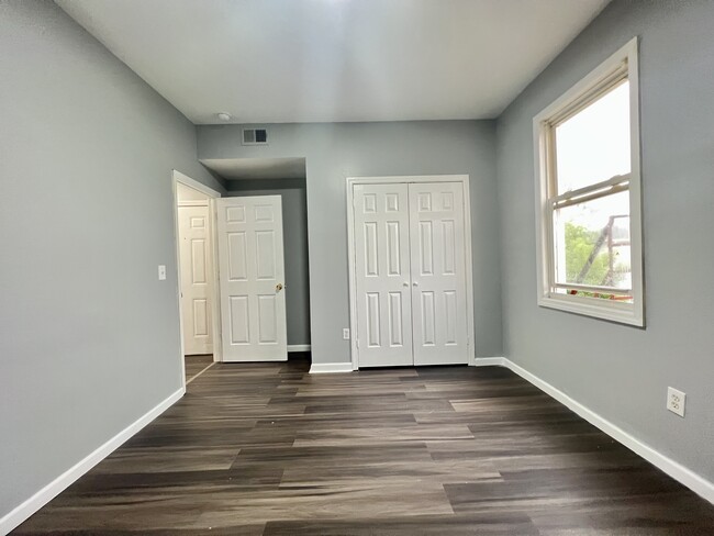 27 Bragaw Ave 3R - 28 Bragaw Ave