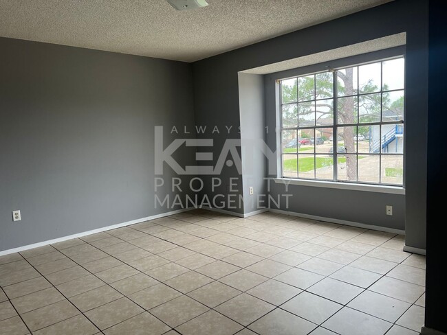 Building Photo - 109 Meudon St