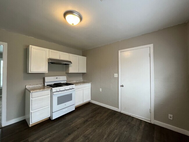 Building Photo - Adorable 2 bedroom 1 bath home located in ...