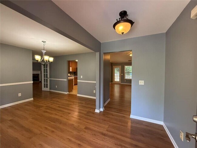 Foto del edificio - 630 Burgess Creek Dr