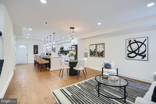 Foto del edificio - 4911 Cordelia Ave