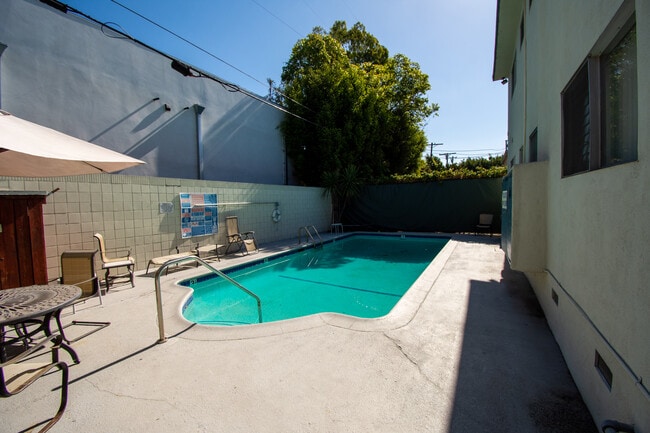 Foto del edificio - 4112 Grand View Blvd