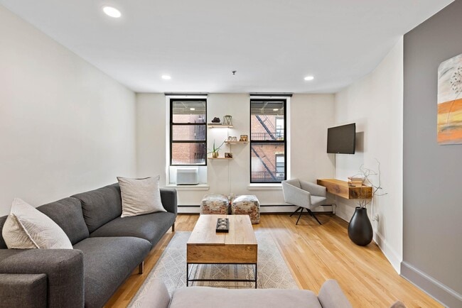 Building Photo - 1115 Willow Ave