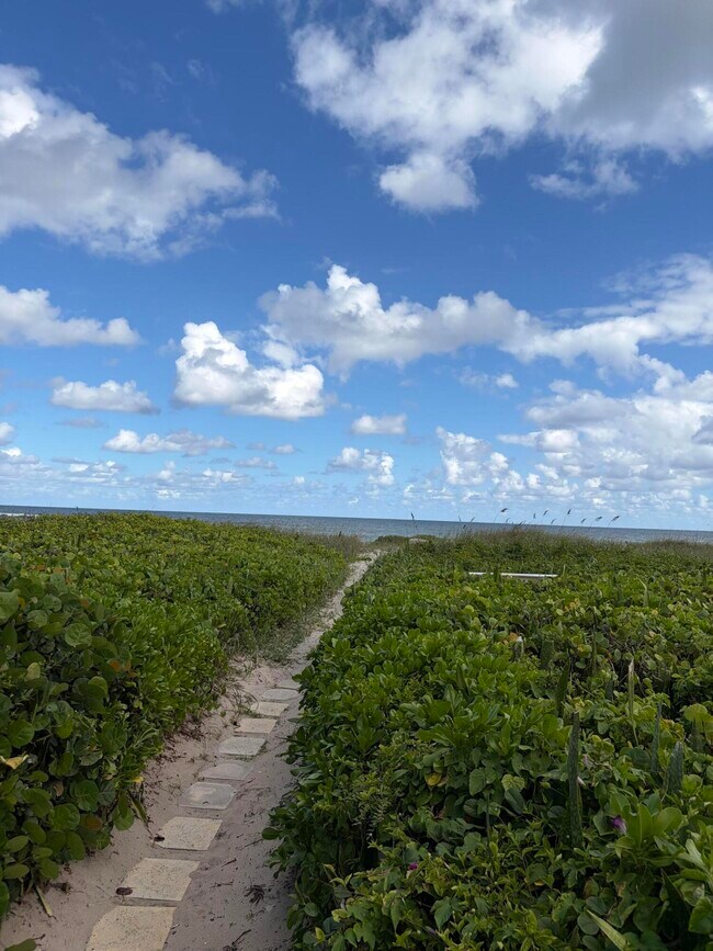 Foto del edificio - 3600 N Ocean Dr