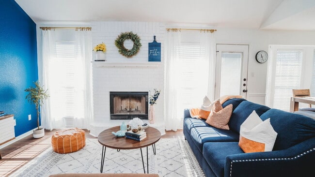 Building Photo - "Charming 3-Bedroom Killeen Home with Cozy Fireplace and 2 Full Baths!"