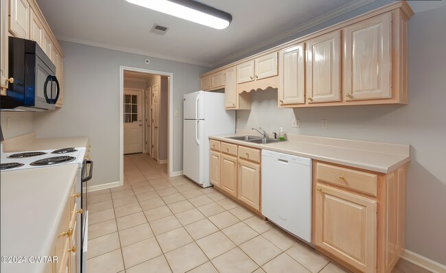 Foto del edificio - 70 Richfield Cv