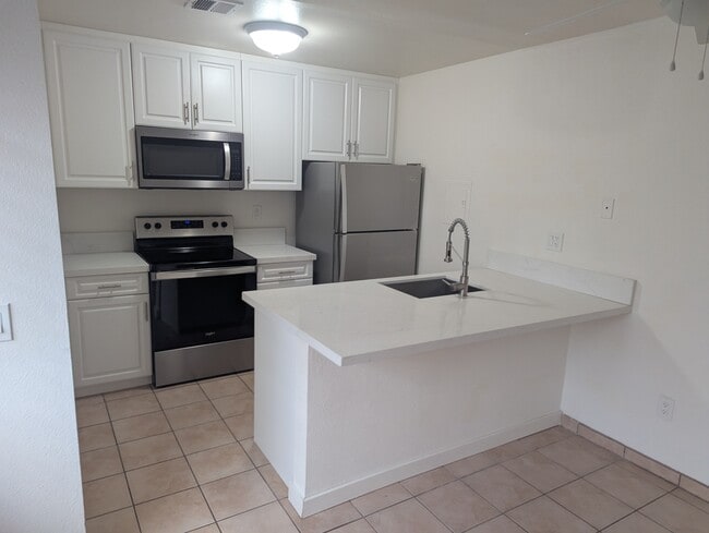 Foto del edificio - 72502 Edgehill Dr