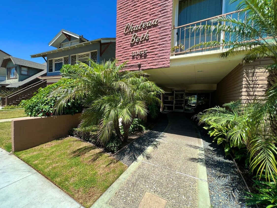 Primary Photo - Modern 2 bedroom Gem Close to the Beach