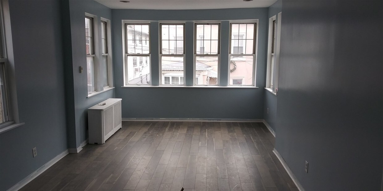 Foto principal - 6201 Durham Ave