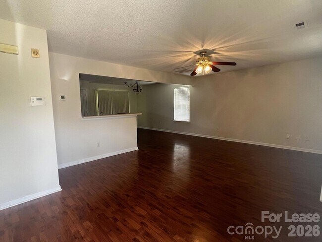 Foto del edificio - 176 English Hills Dr