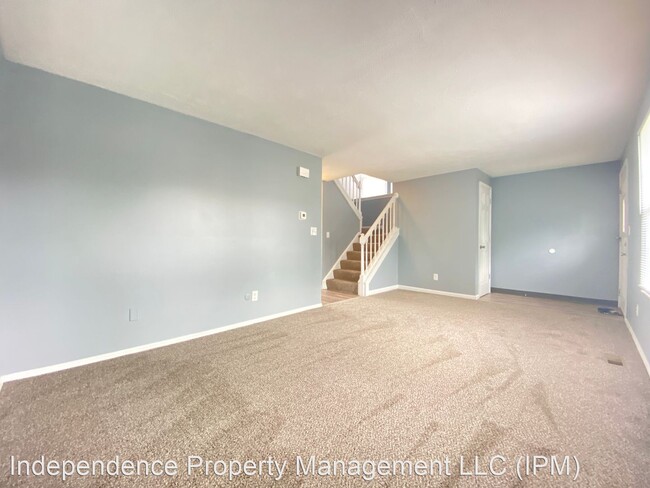 Building Photo - 3 br, 1.5 bath House - 7559 Mount Hood
