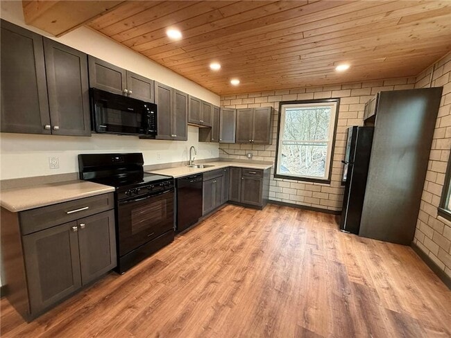 Foto del edificio - 260 Oak Ave