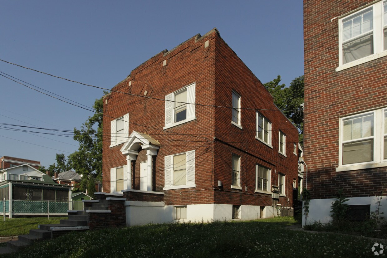Building Photo - 956 S Floyd St