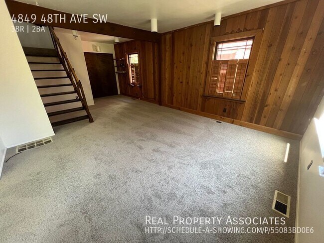 Foto del edificio - 4 Bedroom House Near Junction