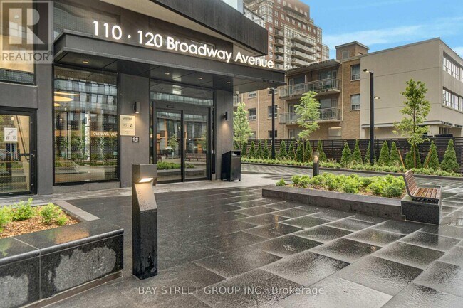 Photo du bâtiment - 110 Broadway Ave