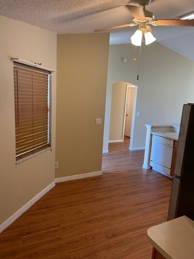 Building Photo - 3BR/2BA IN EAGLE LAKE COMMUNITY