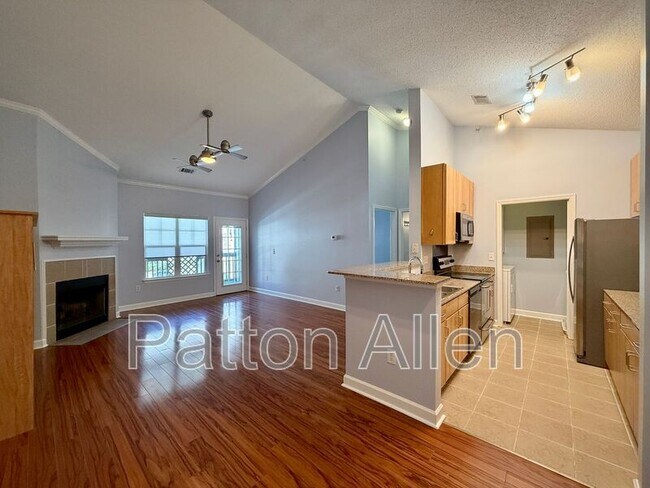 Foto del edificio - 1000 Olde Eastwood Village Blvd