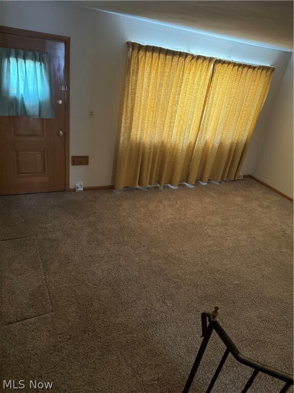 Building Photo - 922 E 216th St