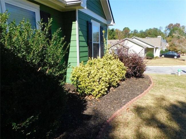 Building Photo - 206 Brookstone Trail