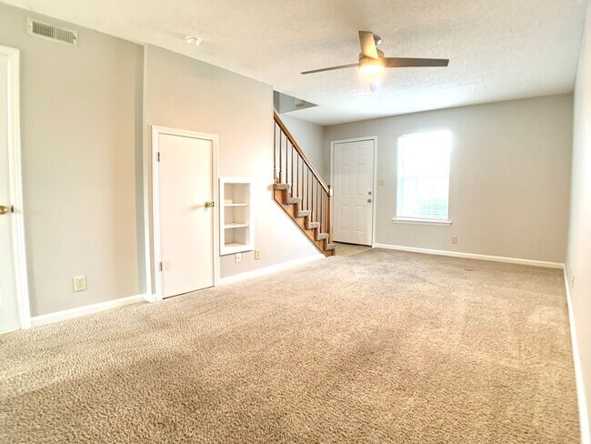 Foto del edificio - 329 Audrea Ln