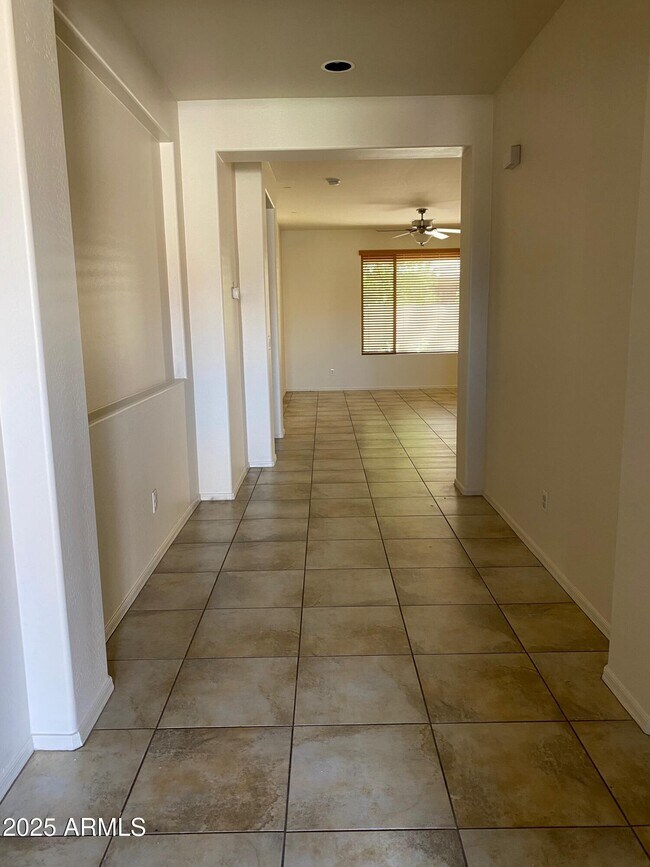 Foto del edificio - 61 W Hackberry Dr