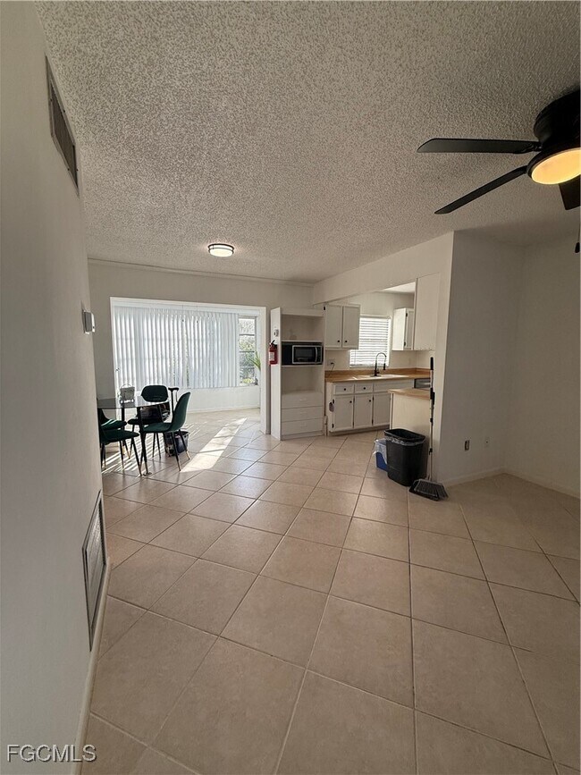 Foto del edificio - 7035 Cedarhurst Dr