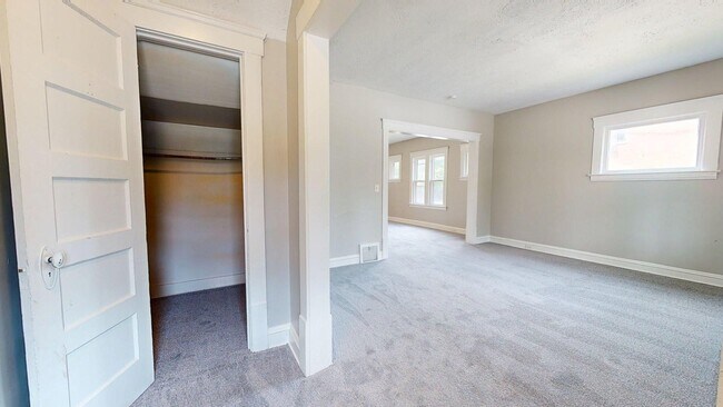 Building Photo - 3001 Denison Ave