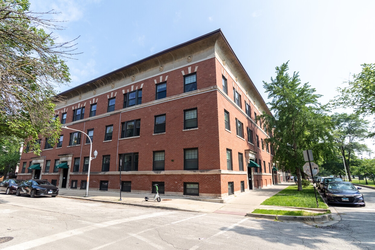 Primary Photo - 3149 W Lyndale St