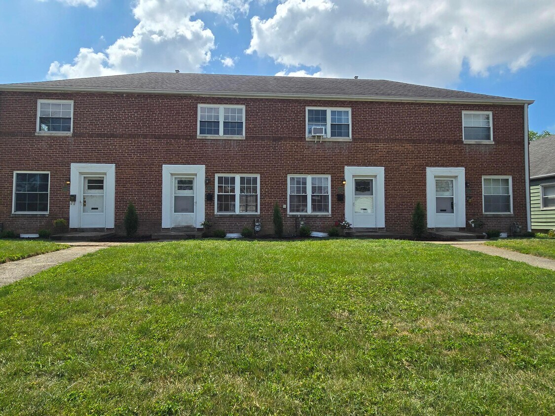 Foto principal - 597 Chatham Rd