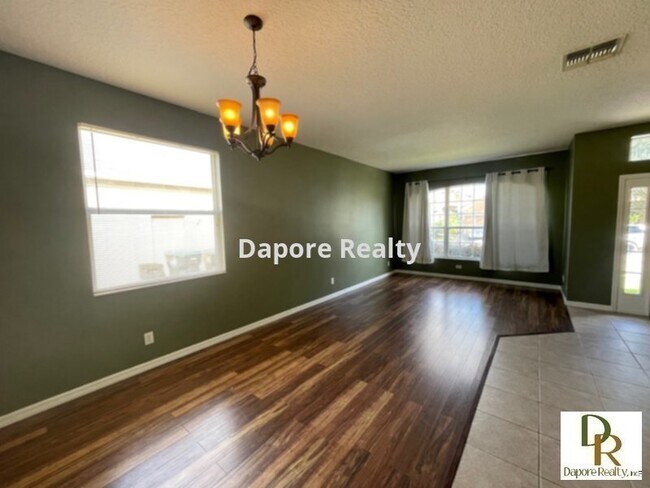 Foto del edificio - Lots to Offer in this 4 Bedroom, 2 Bath Ho...