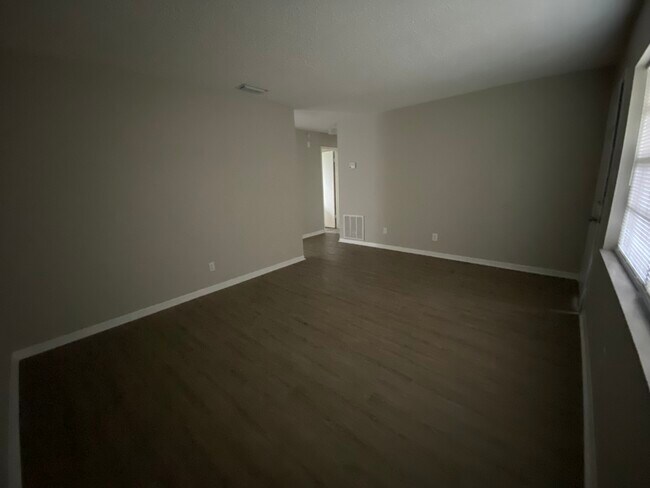 Foto del edificio - 4131 Hancock Ave SE