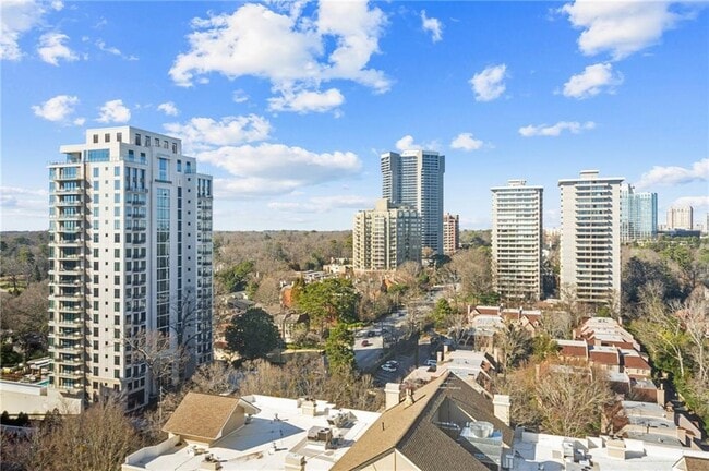 Photo - 2479 Peachtree Rd NE Apartment