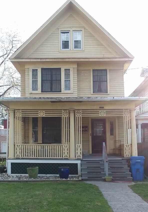 Building Photo - 490 Western Ave