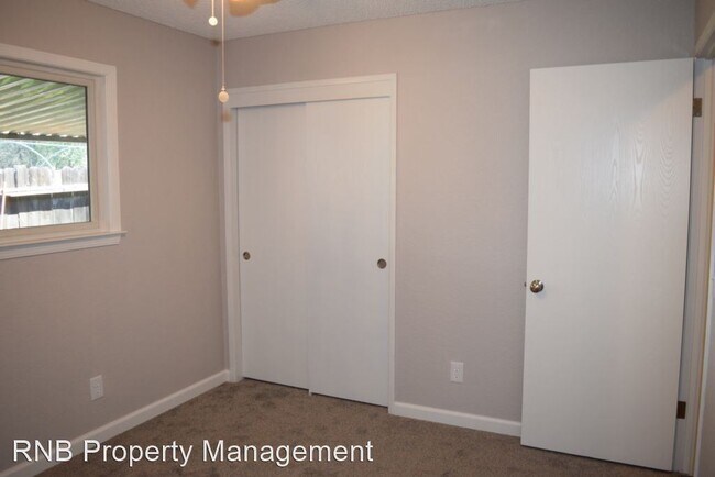 Building Photo - 3 br, 2 bath House - 3400 Meadow Way