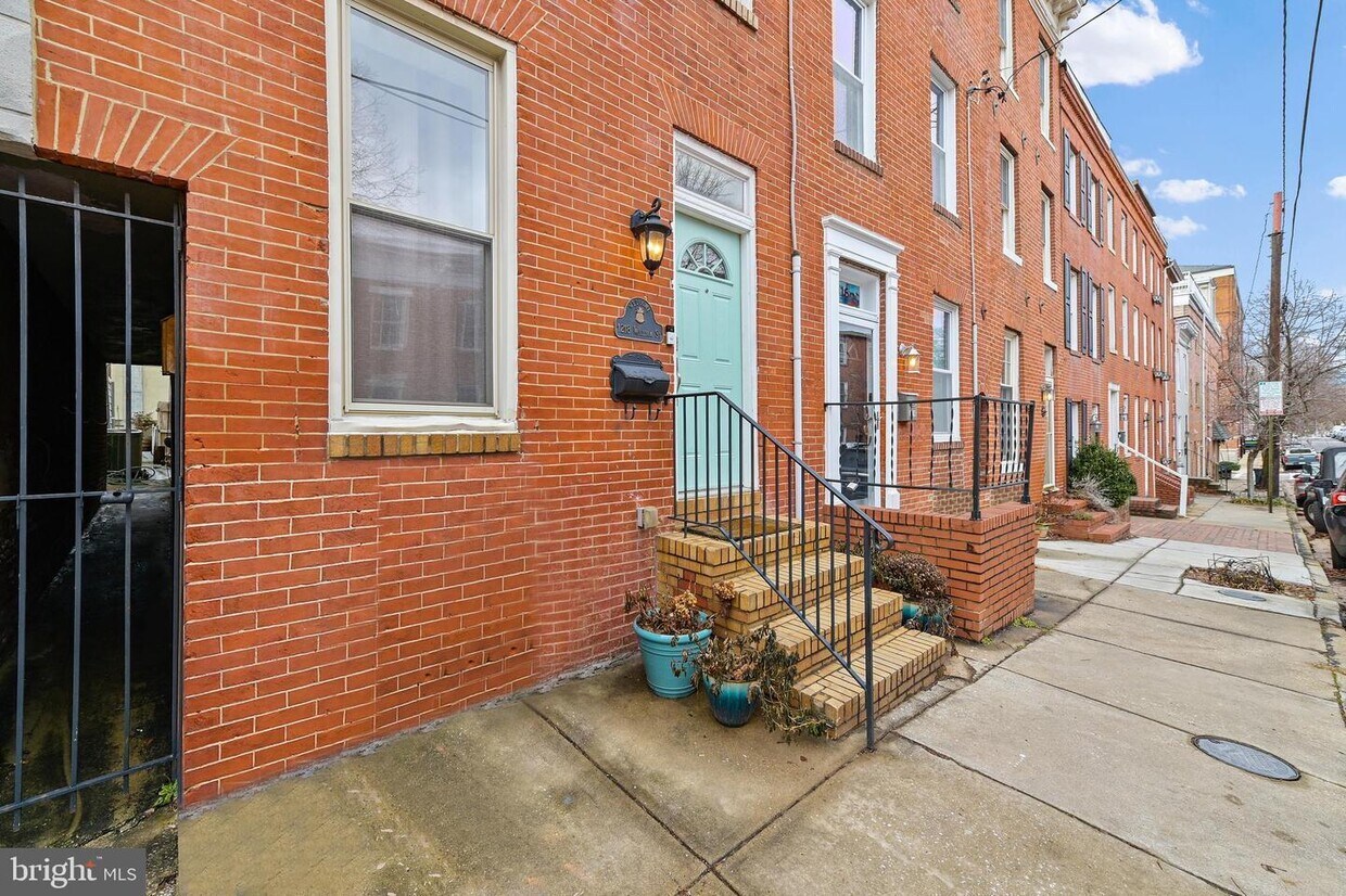 Primary Photo - 1218 William St