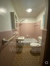 Building Photo - 317 Springtree Rd
