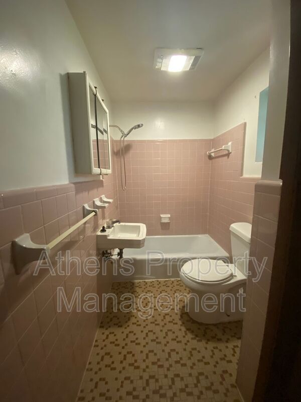 Photo - 317 Springtree Rd