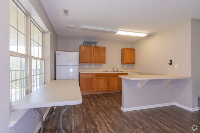Community Room - Brookview Glen